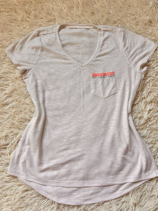 Biała koszulka z krótkim rękawkiem