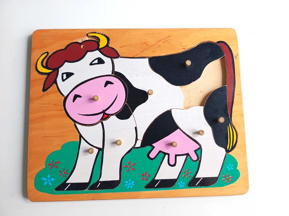 stare drewniane puzzle stara drewniana układanka z krowa zabawka old