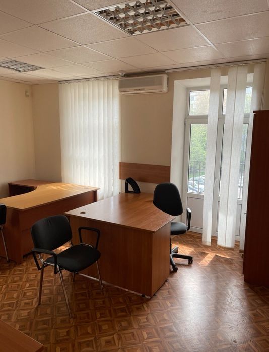Сдам офисные помещения в р-не  б. Шевченко