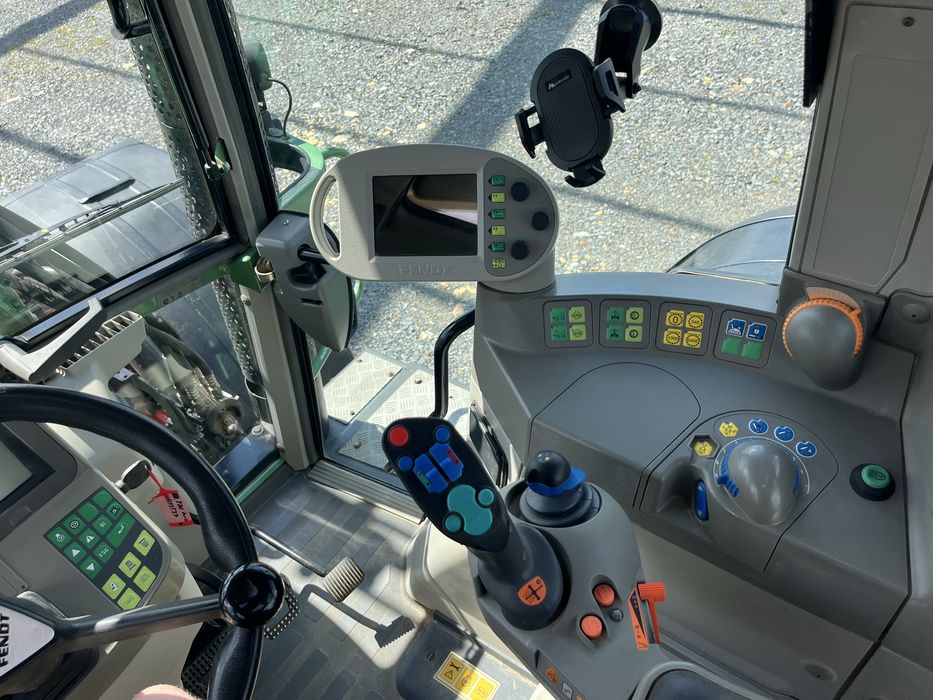 Fendt 820 com3 (718,716) ładowacz Fendt z Niemiec 2011r, 1 właściciel