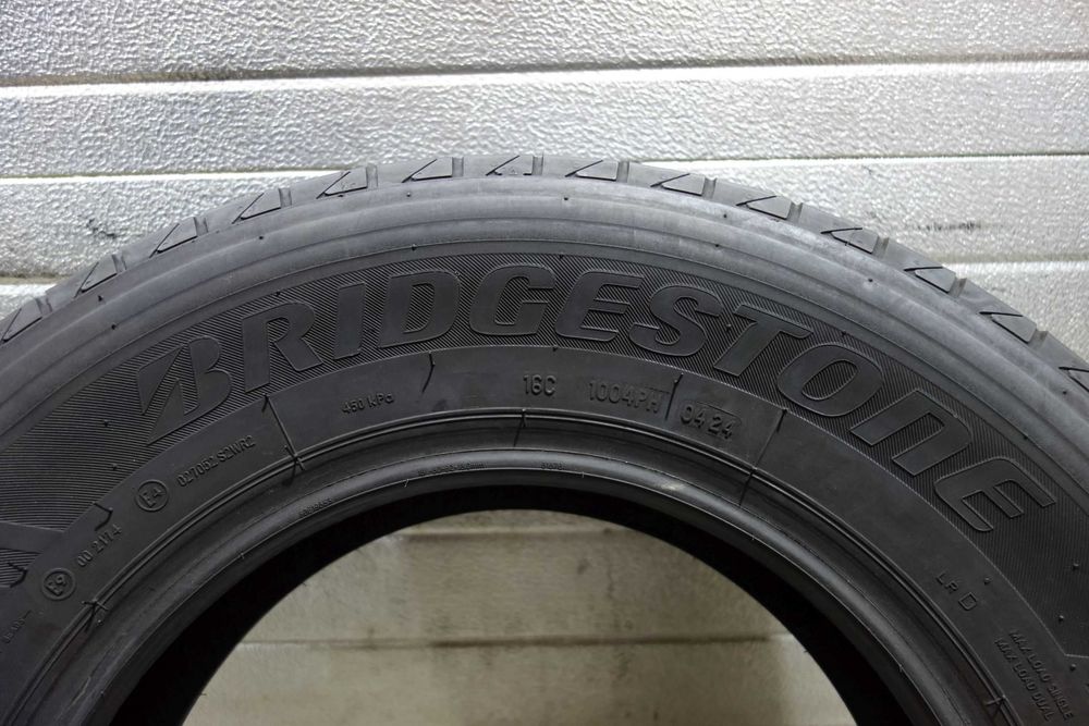 215/70R15C Bridgestone Duravis R660 (R90)