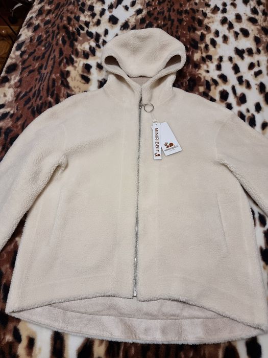 Женская меховая курточка.