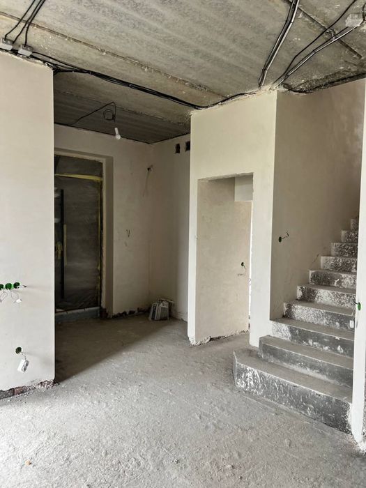 Продаж шикарного будинку в елітному районі