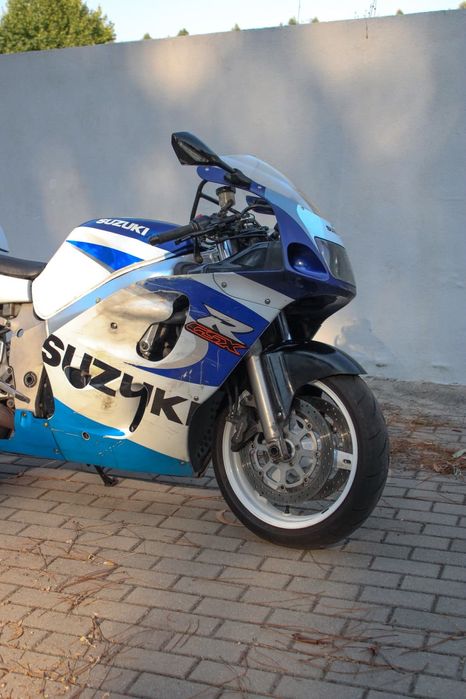 SUZUKI GSXR 600 SRAD ( 25kw de livrete )
