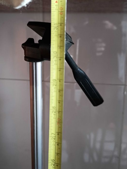 2 Tripés para Máquinas Fotográficas