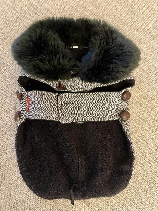 Одежда и аксессуары для собак