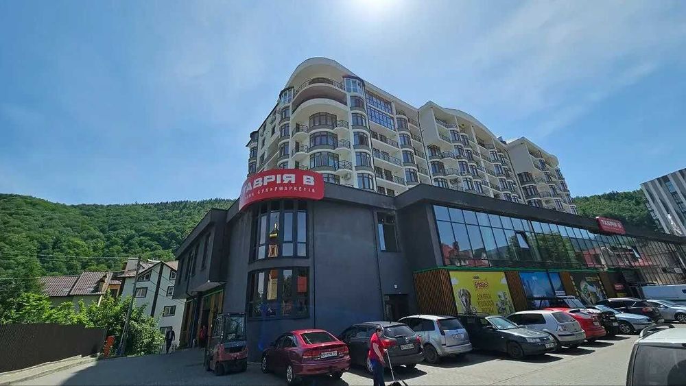 Продається стильна видова 2к. квартира в самому серці Яремче!