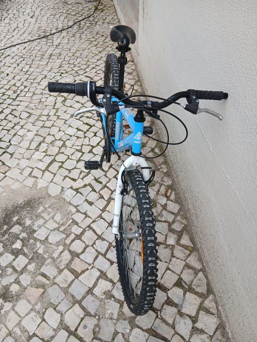 Bicicleta nova .