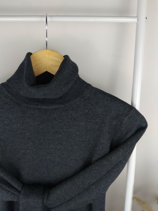 Jedwabny sweter z golfem sweterek rayon Tatuum bluzka klasyczna golf