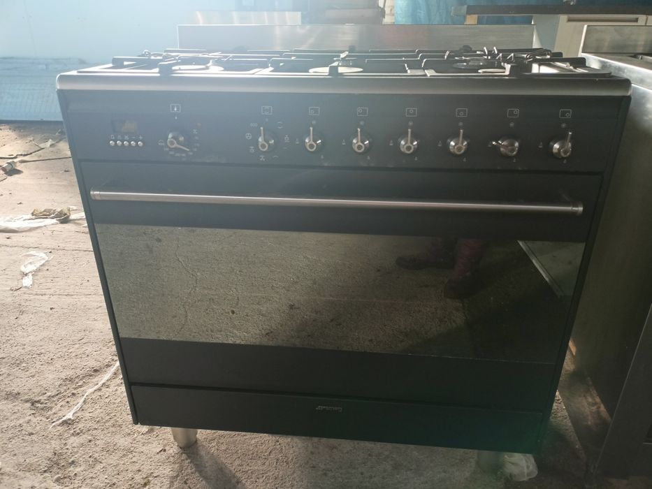 Piekarnik gastronomiczny SMEG czarny  super stan