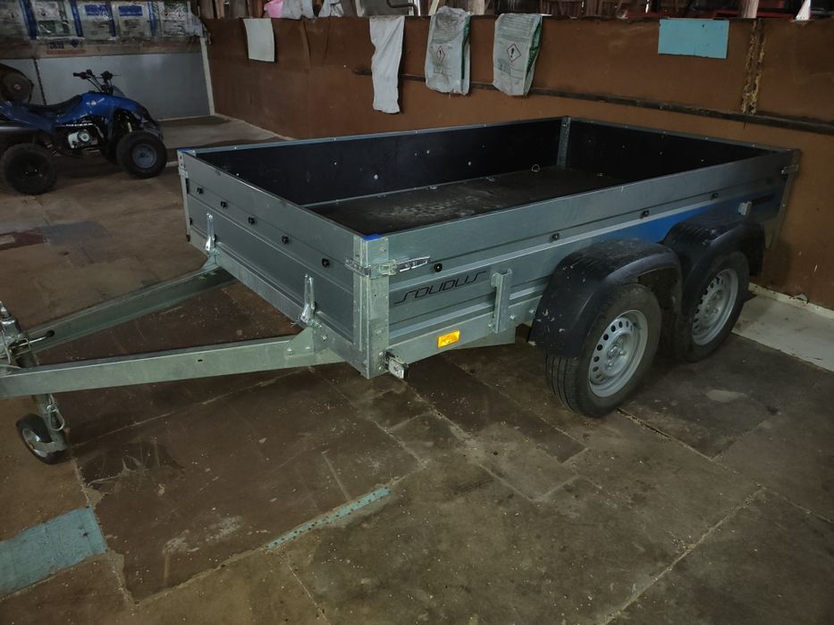 Przyczepka samochodowa