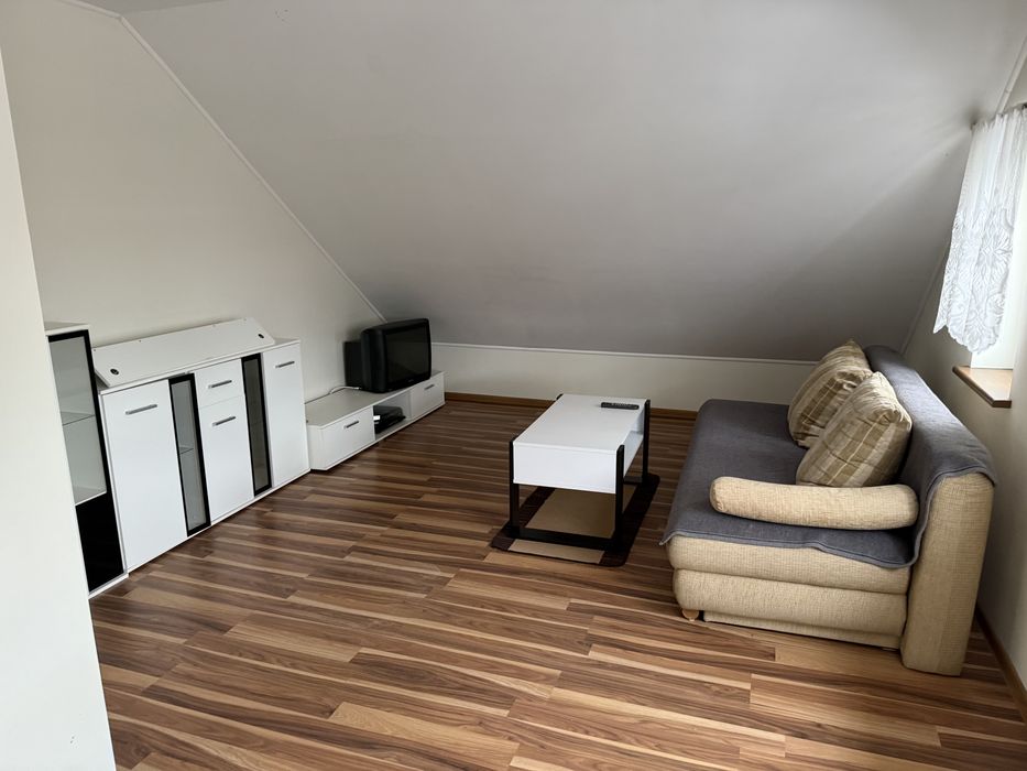 Komfortowy Dom z Budynkiem Gospodarczym