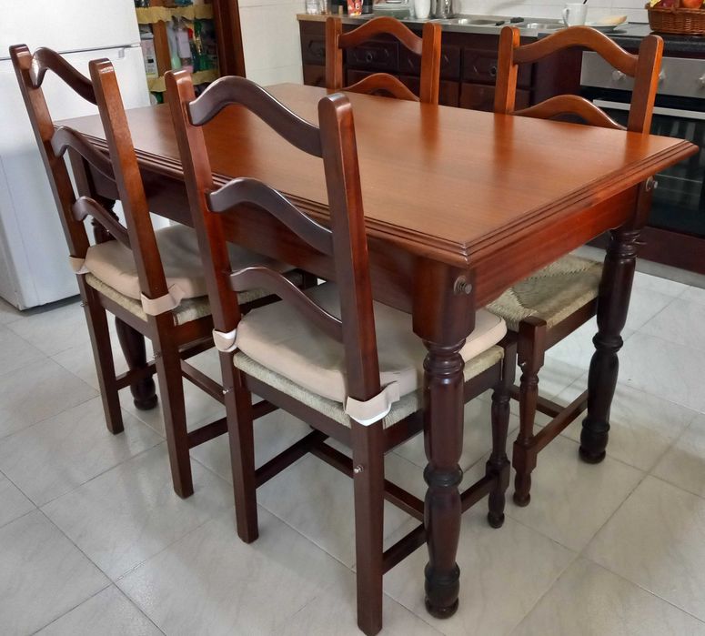 Conjunto Mesa e 4 Cadeiras