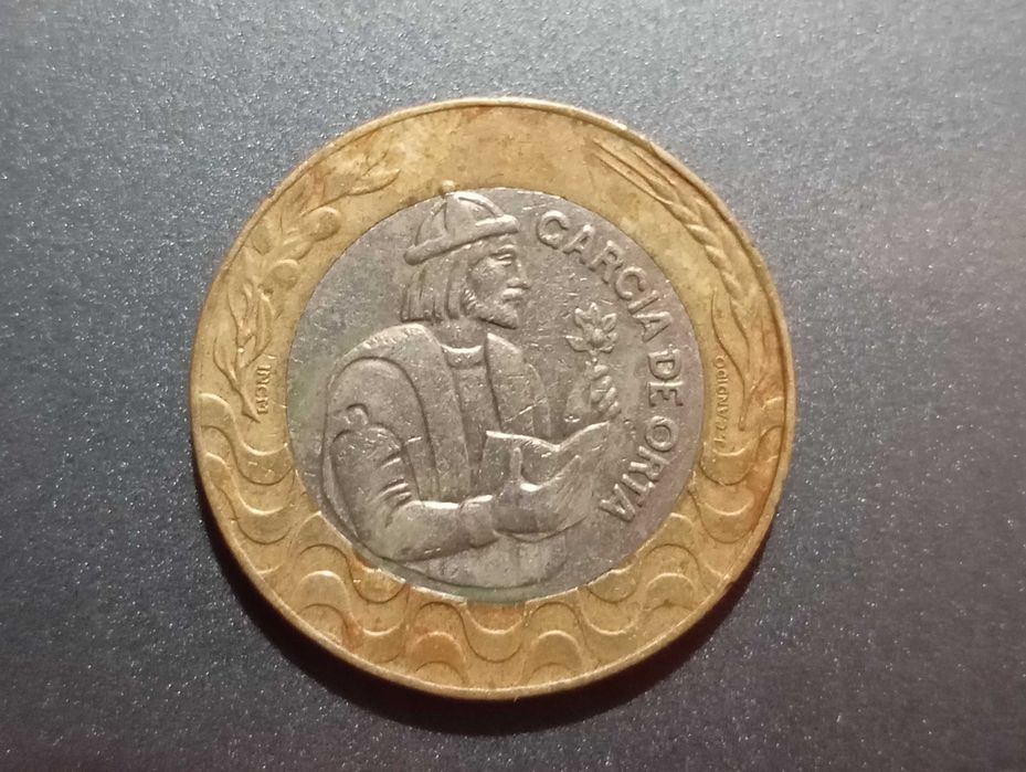 Moeda de 200 escudos com eixo invertido