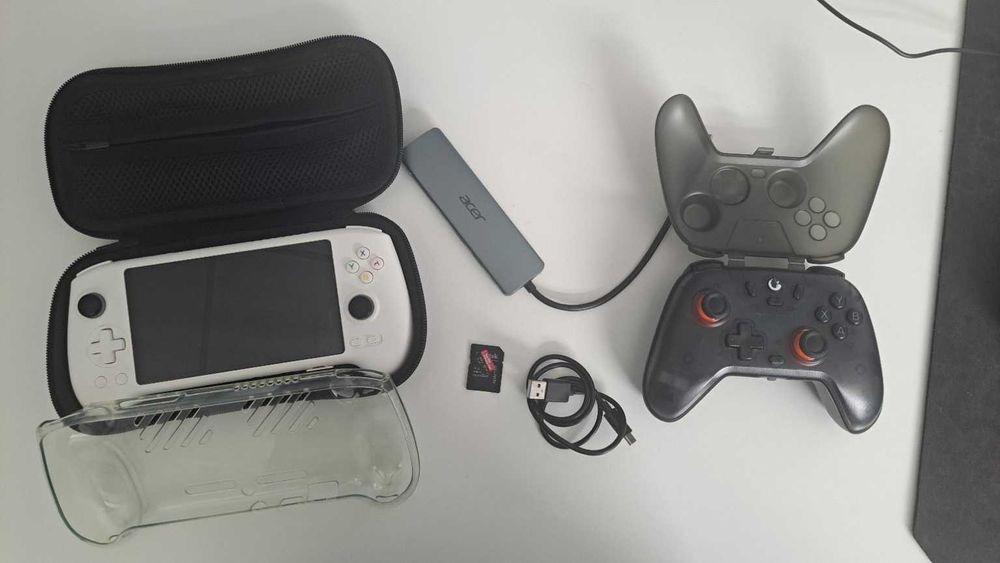 Anbernic RG557 + Cartão 500GB + Hub HDMI + Comando + Extras