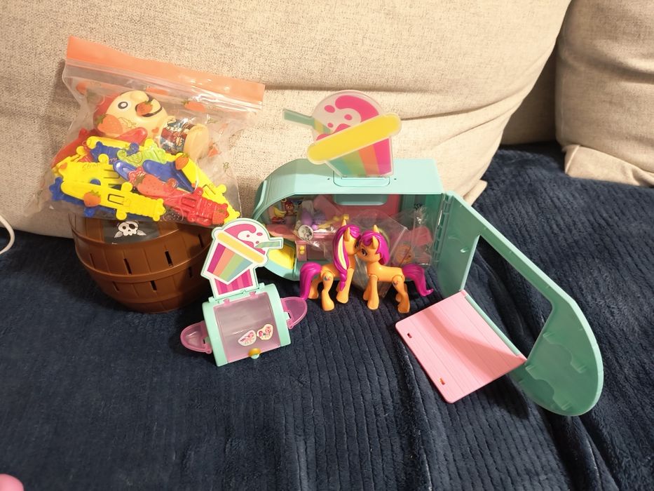 Oddam zabawki dla dziecka