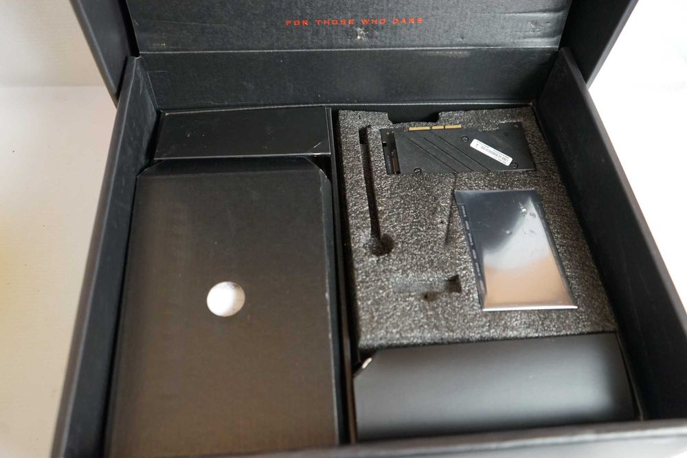 Материнська плата Asus ROG CROSSHAIR X670E EXTREME AM5