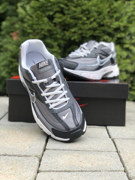 Розпродаж кросівки Nike INITIATOR