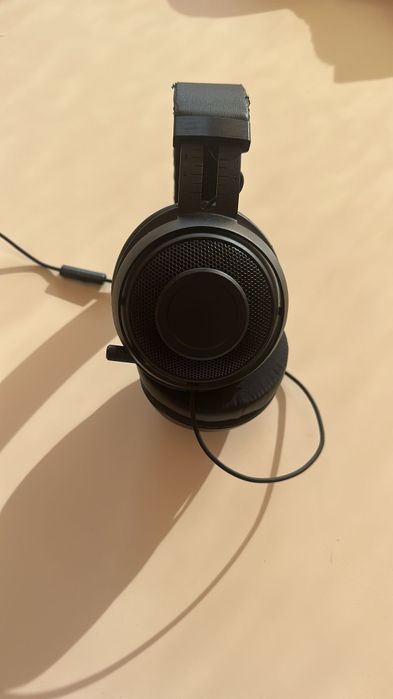 Phones e tapete de rato