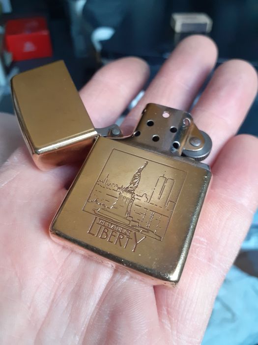 Запальничка zippo solid brass