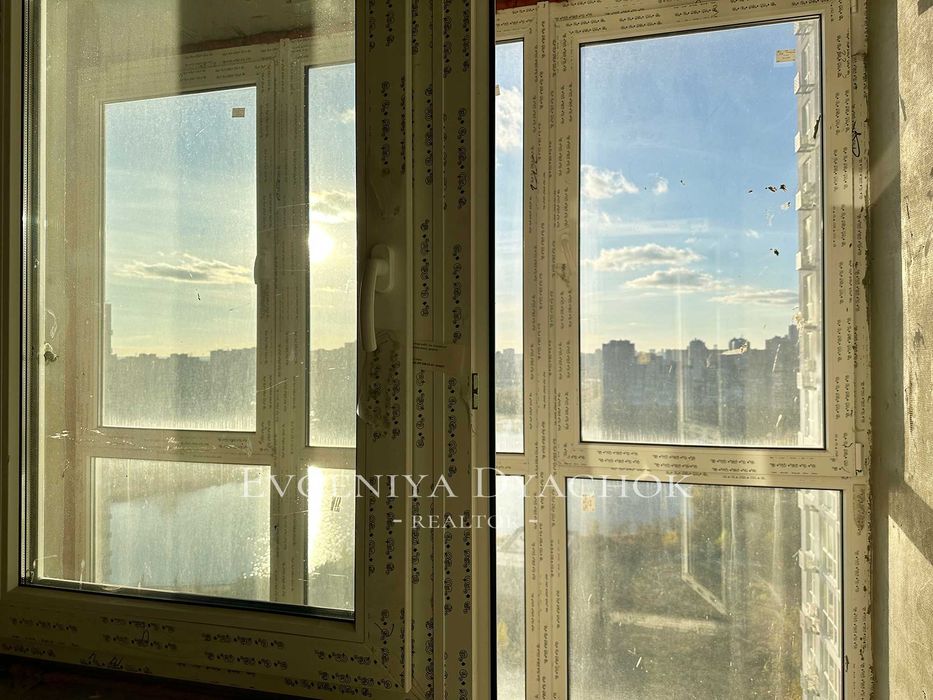 Продаж квартири - Ревуцького, 40-Б, ЖК «Лебединый», краєвид на озеро