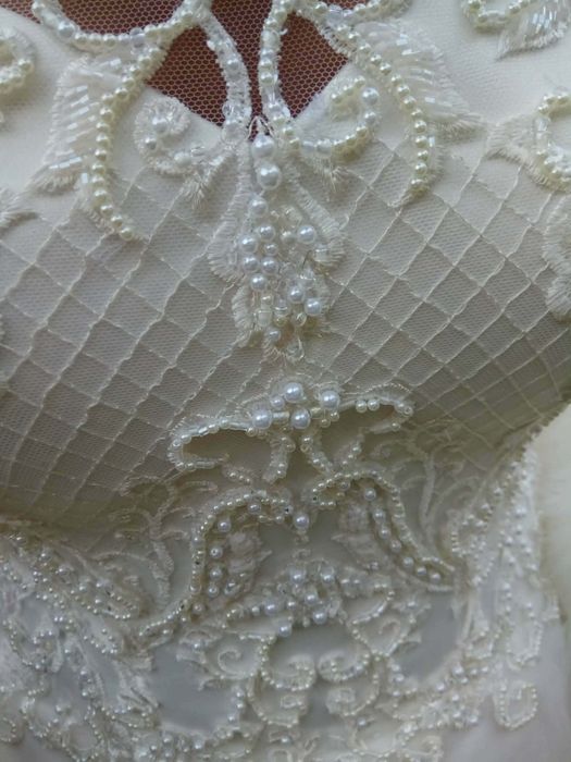 Suknia ślubna tiulowa