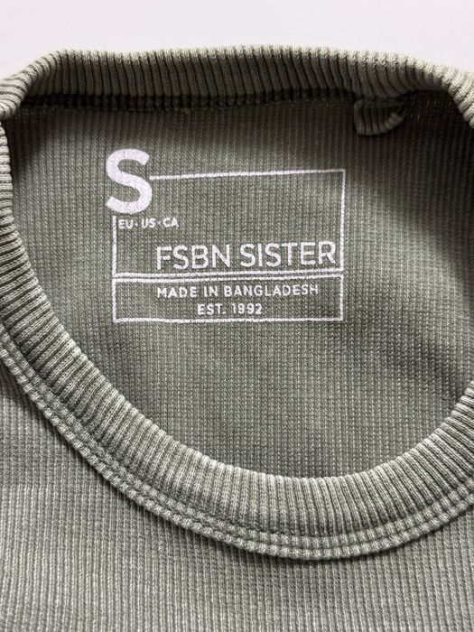 Базовий топ у рубчик від New Yorker (FSBN SISTER)