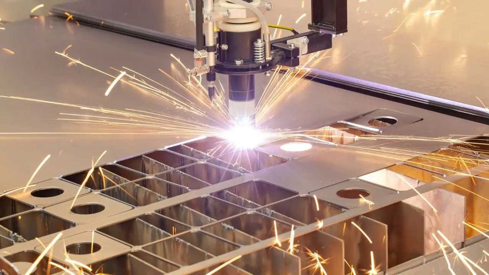 Precyzyjne wycinanie i grawerowanie laserowe CNC Balustrady Ozdoby itp