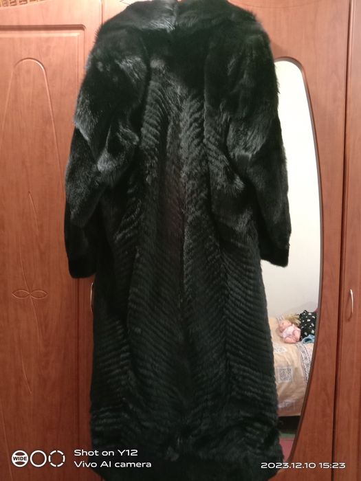 Продам шубу, натуральна, шикарна.