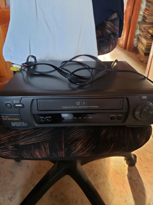 Продам видео магнитофон lg
