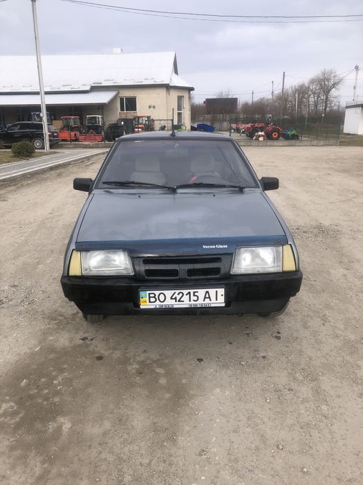 Автомобіль Ваз2109