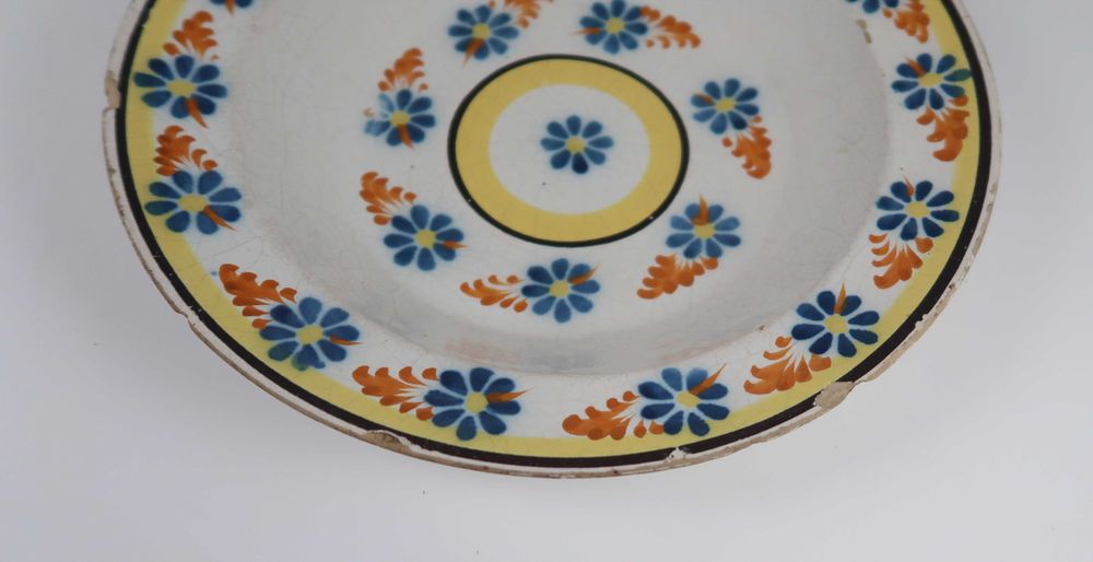 Prato em Faiança Portuguesa Séc. XIX (Estremoz ?) (Ref. 2)