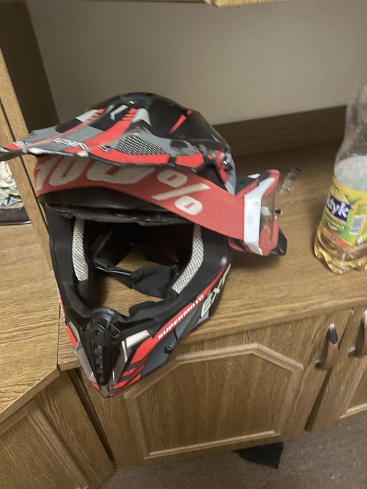 Мотошлем без окулярів