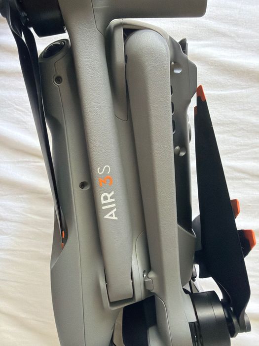 Vendo drone DJI Air 3S fly more combo