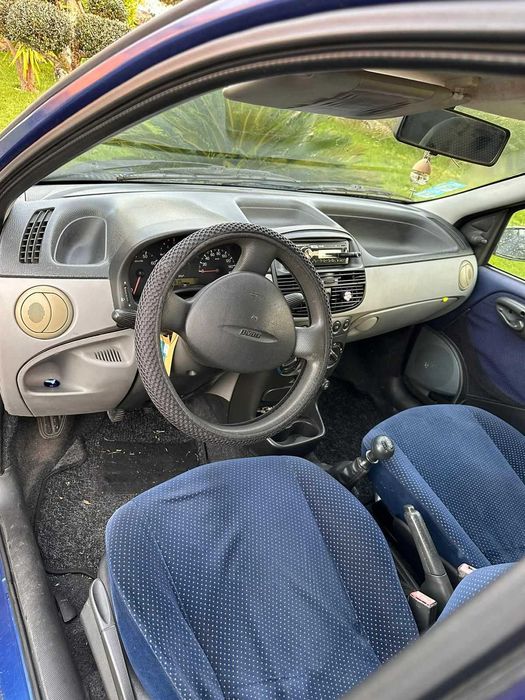 FIAT PUNTO AZUL 2001