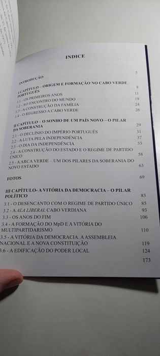 Em Busca da Felicidade - Biografia de Carlos Albertino Veiga (2012)