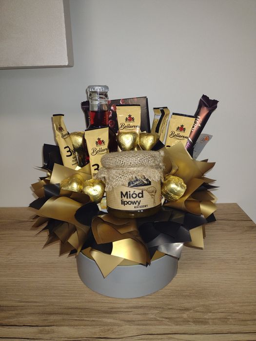 Bukiety boxy na każdą okazję róże mydlane i słodycze