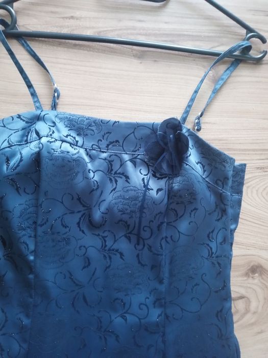 Sprzedam sukienkę rozmiar 36