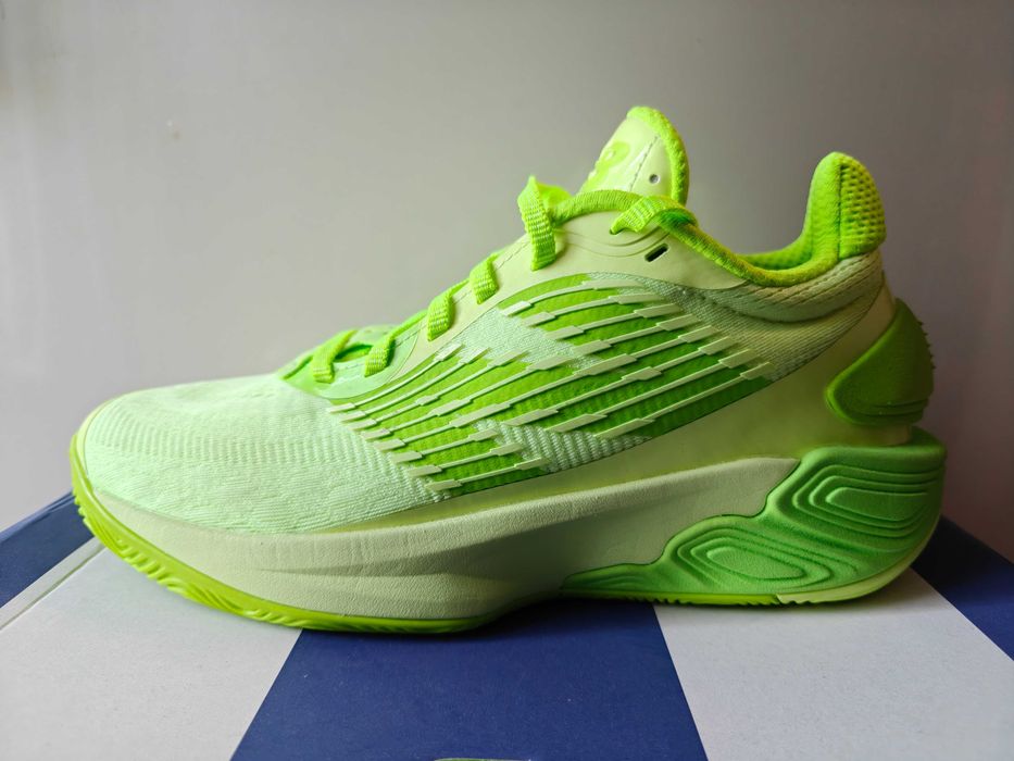 Кросівки баскетбольні New Balance Two WXY V5 оригінал: 3 200 грн
