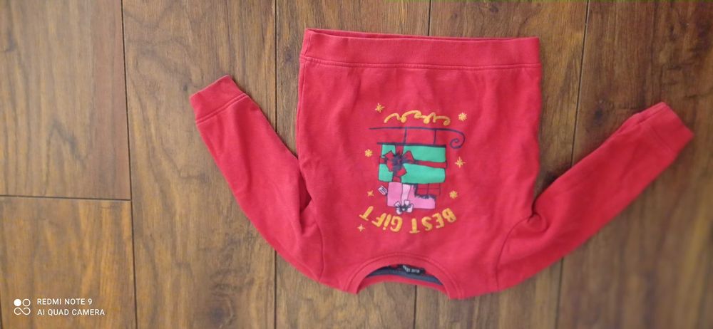 Świąteczna czerwona bluza 92