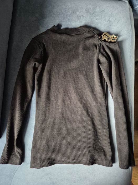 Bluzka bawełna rozmiar m z odkrytym ramieniem. Prążek