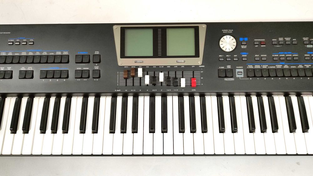 Keyboard Roland BK09