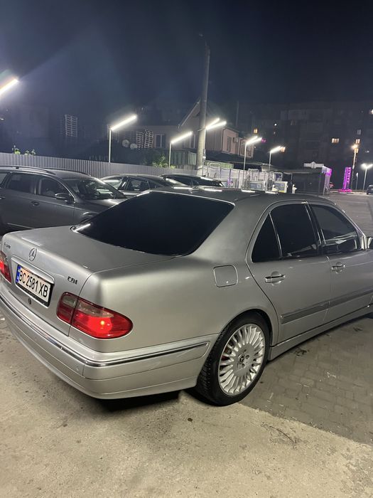 Mercedes-benz e210(живий) 3.2 cdi elegance 2001рік рестайлінг. 200кс