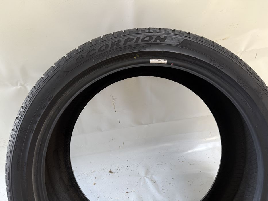 255/40/21 Pirelli Scorpion Winter 102V