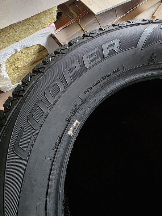 Зимова резина Cooper 265 60 R18