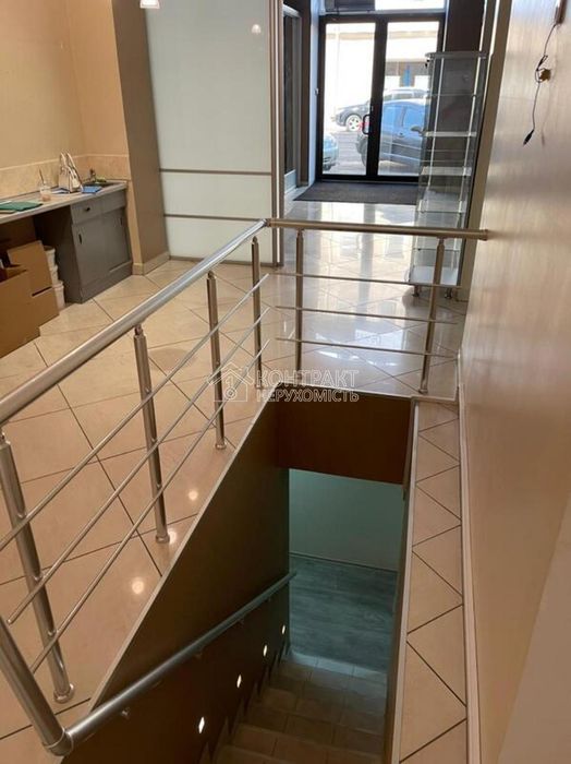 Сдам в аренду помещение н/ф 223м2 центр красная линия пл. Конституции