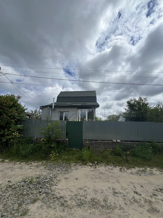 Продам ділянку 6 соток та будиночок