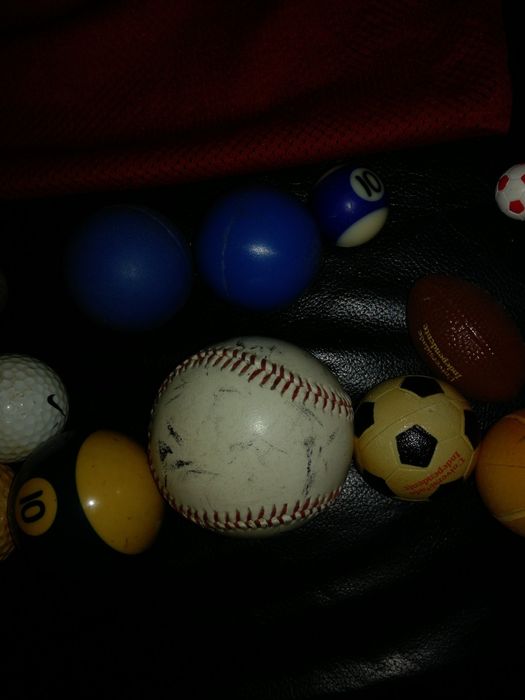 Varias bolas para venda (valor com portes incluidos)64174053761409122