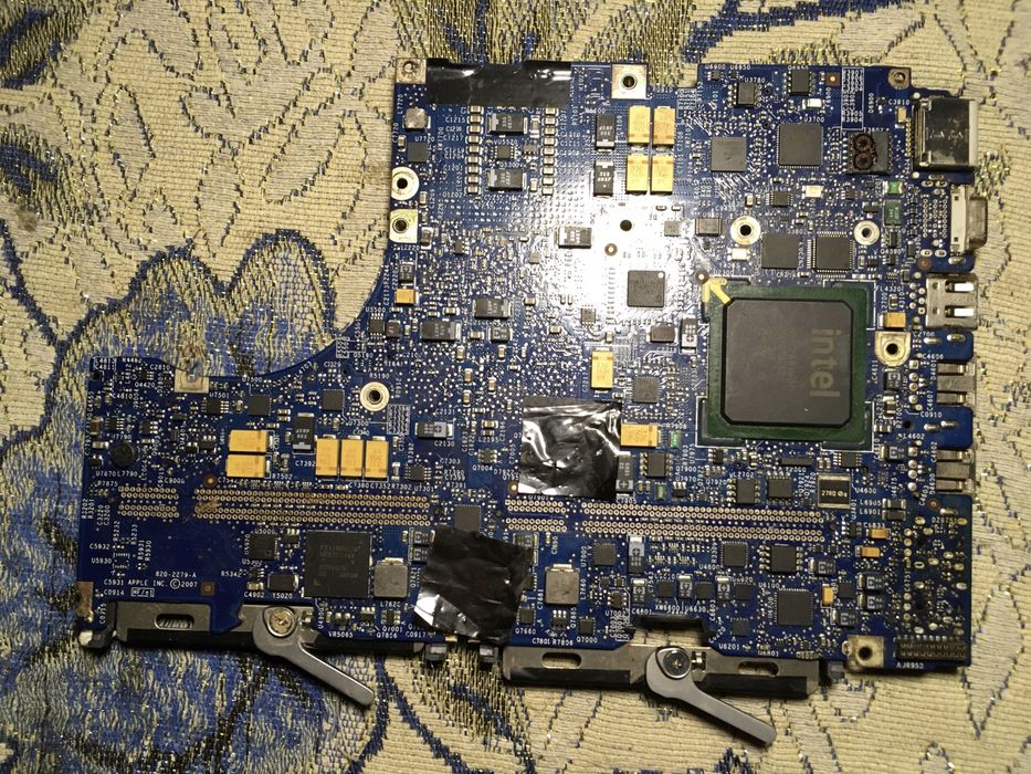 Материнська плата  Apple  MacBook A1181