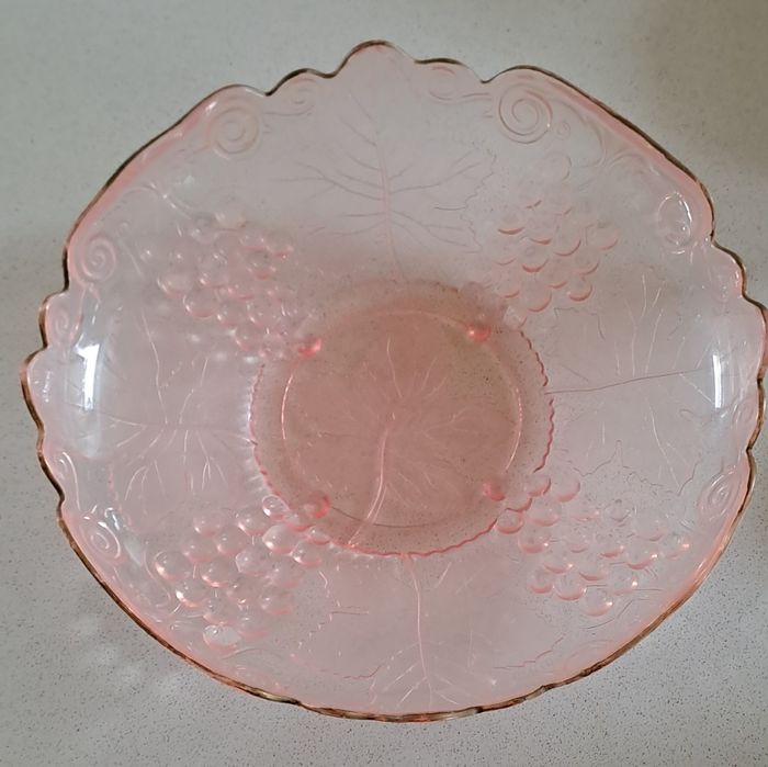 Prato/ fruteira em acrilico rosa